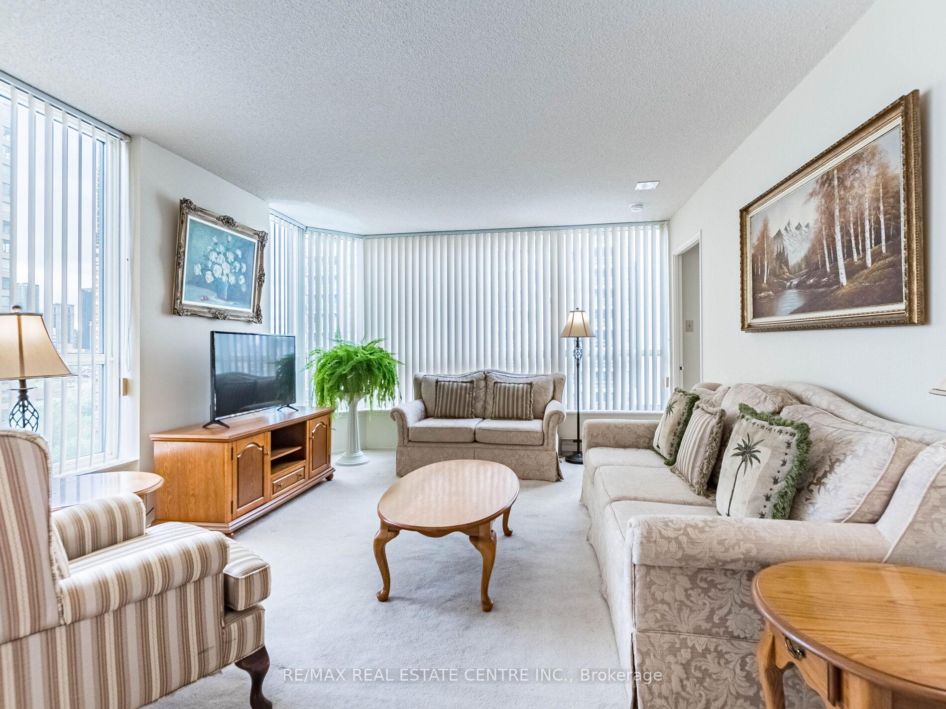 1 Bedroom Condo at 55 Elm, Mississauga For sale