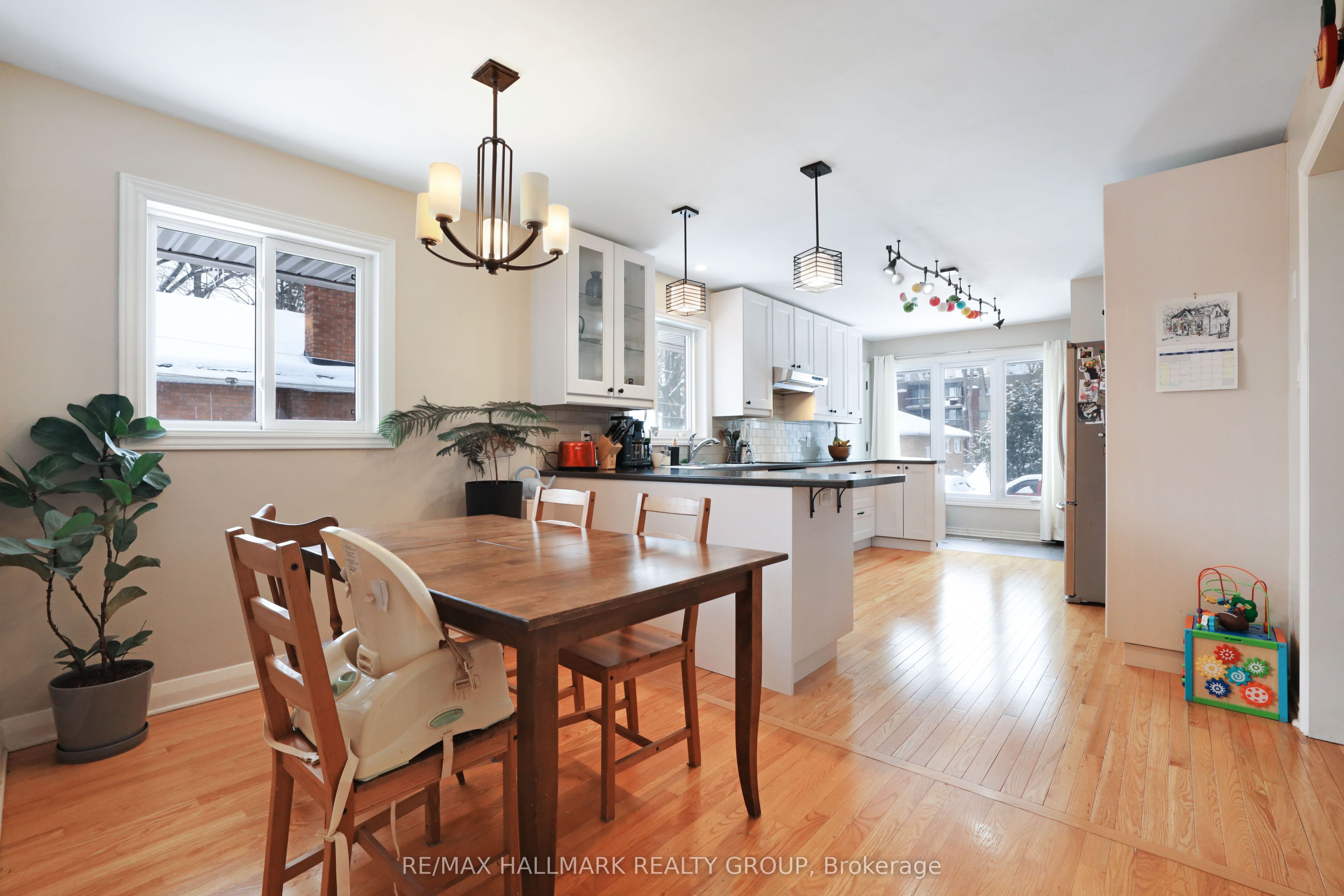 208-210 Renouf Avenue, OverbrookCastleheightsandArea, ON K1K 3T1
