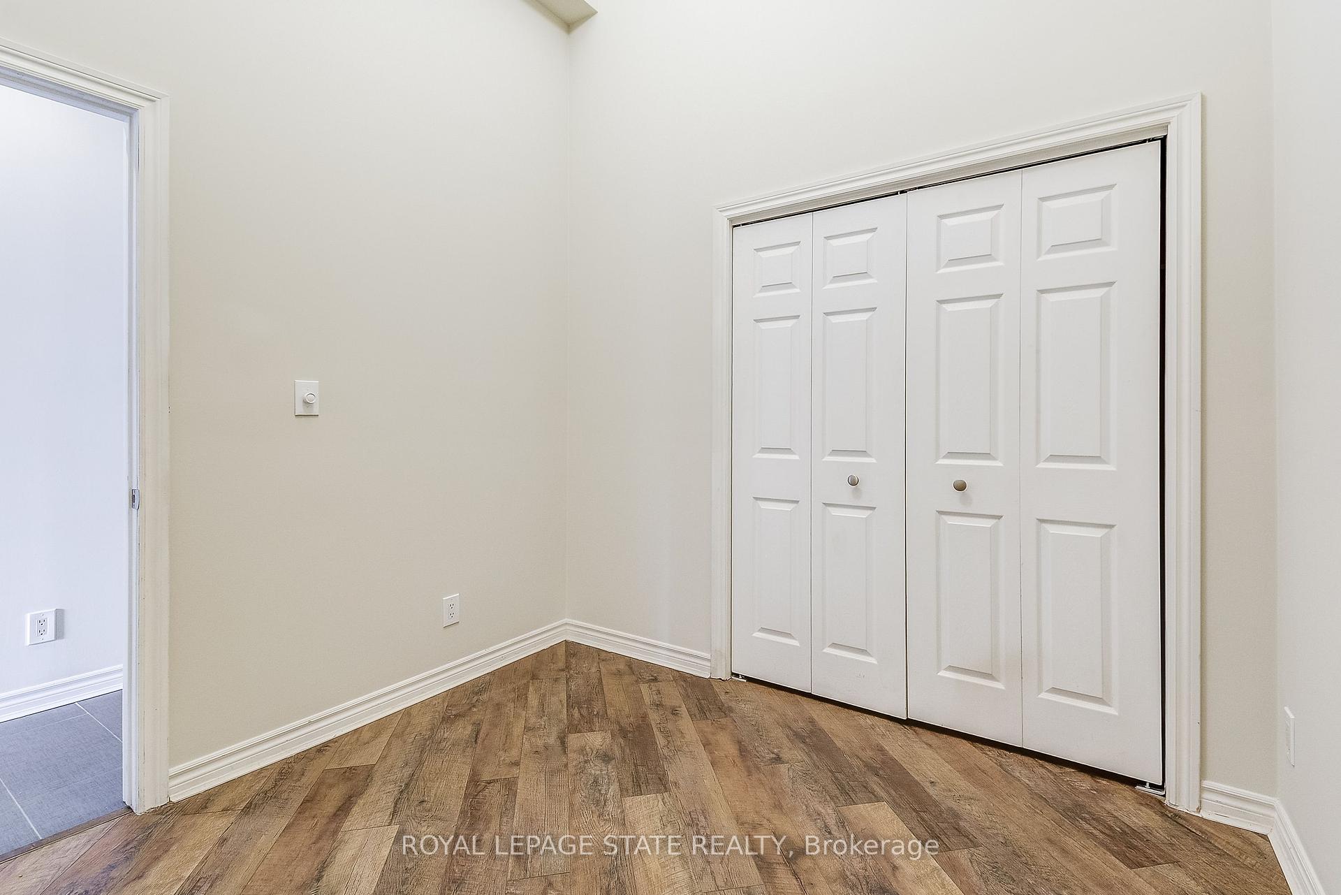2 Bedrooms Condo at 80 King William, Hamilton For sale