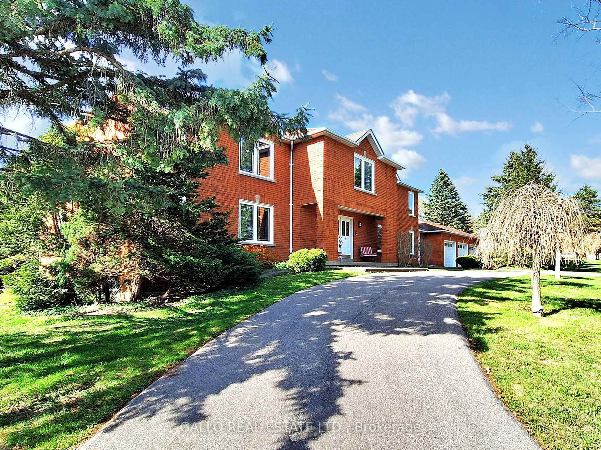 15 Hill Top Trail, Whitchurch-Stouffville, ON L4A 7X4