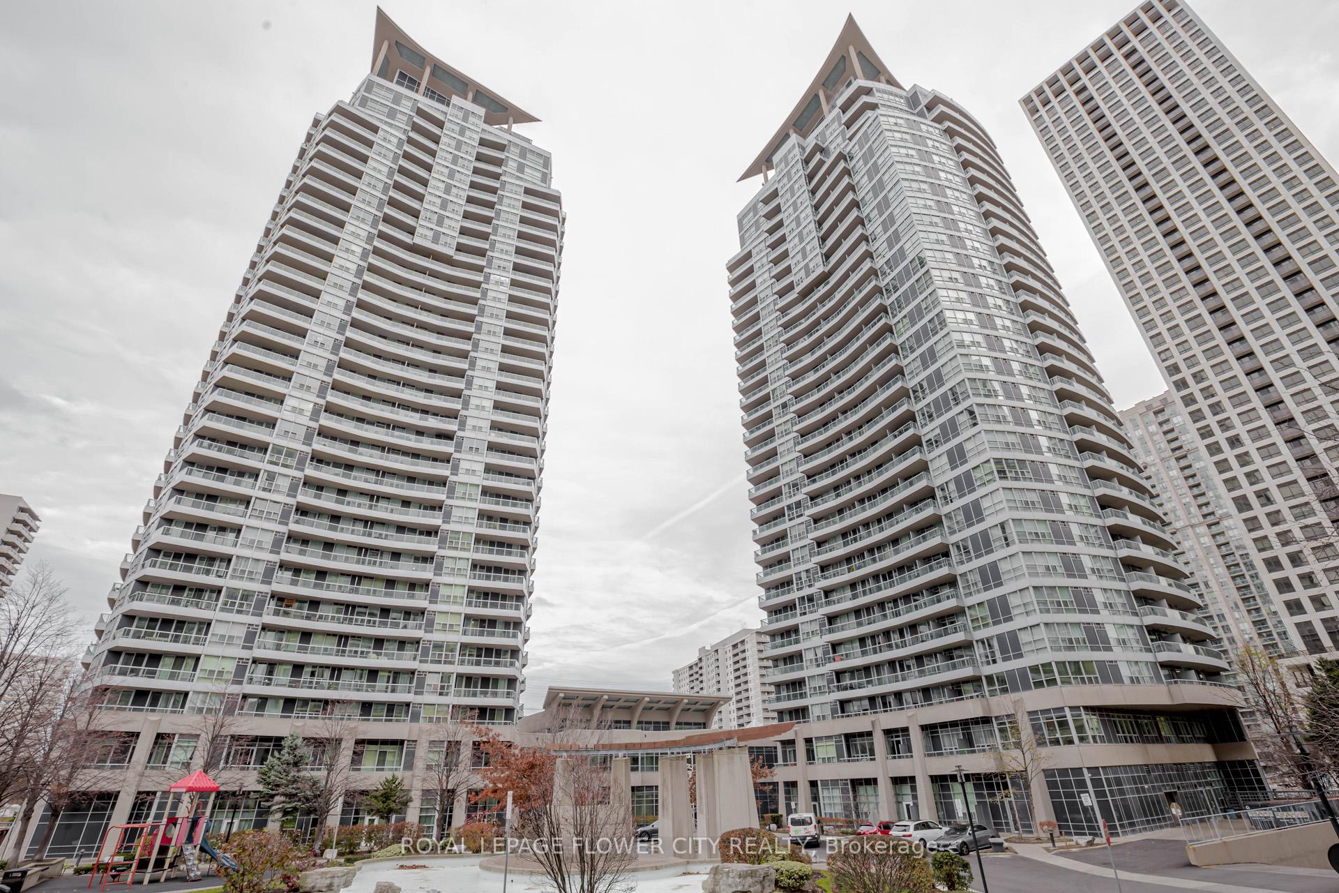 2 Bedrooms Condo at 1 Elm,  Mississauga For sale
