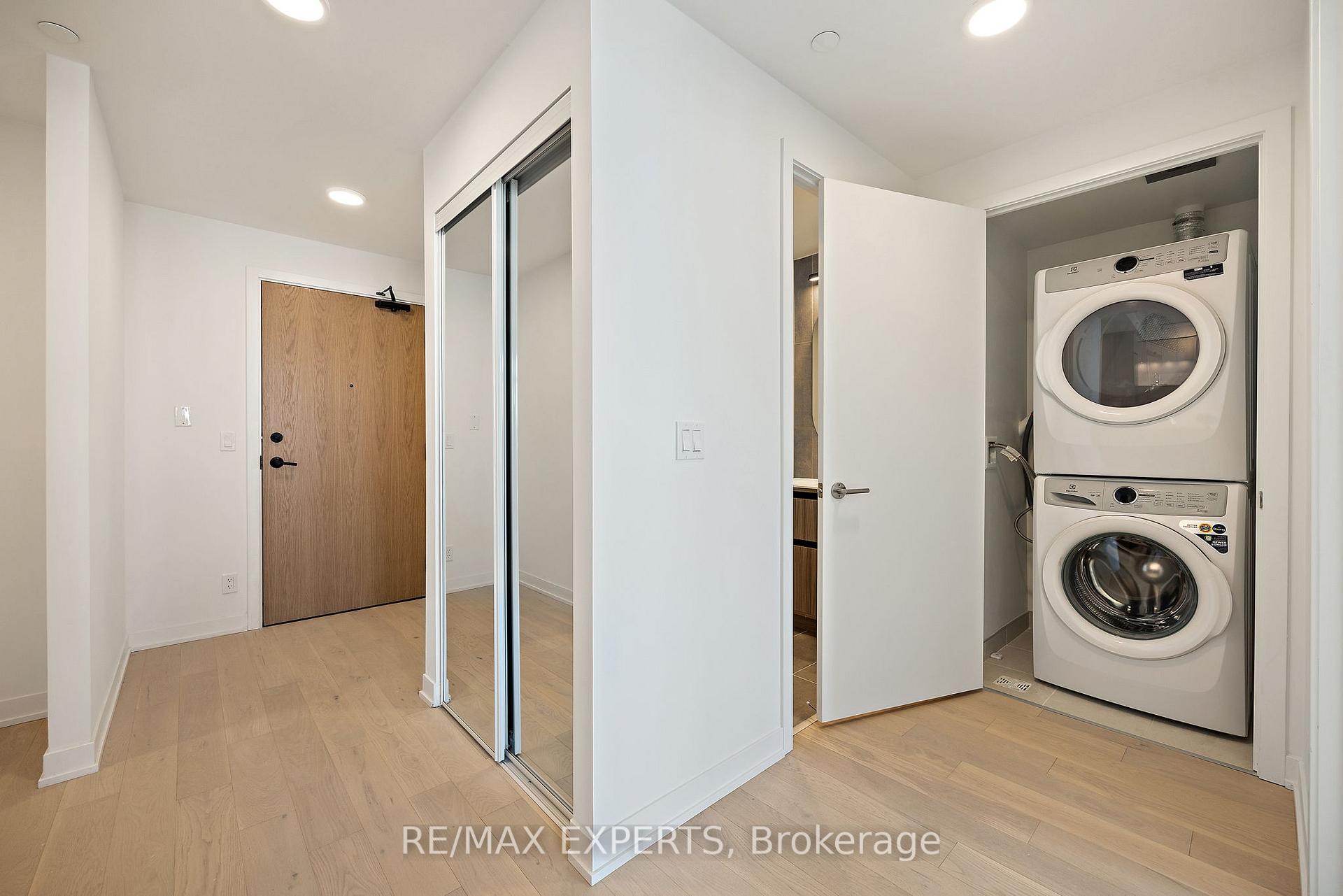 2 Bedrooms Condo at 7950 Bathurst, Vaughan For sale