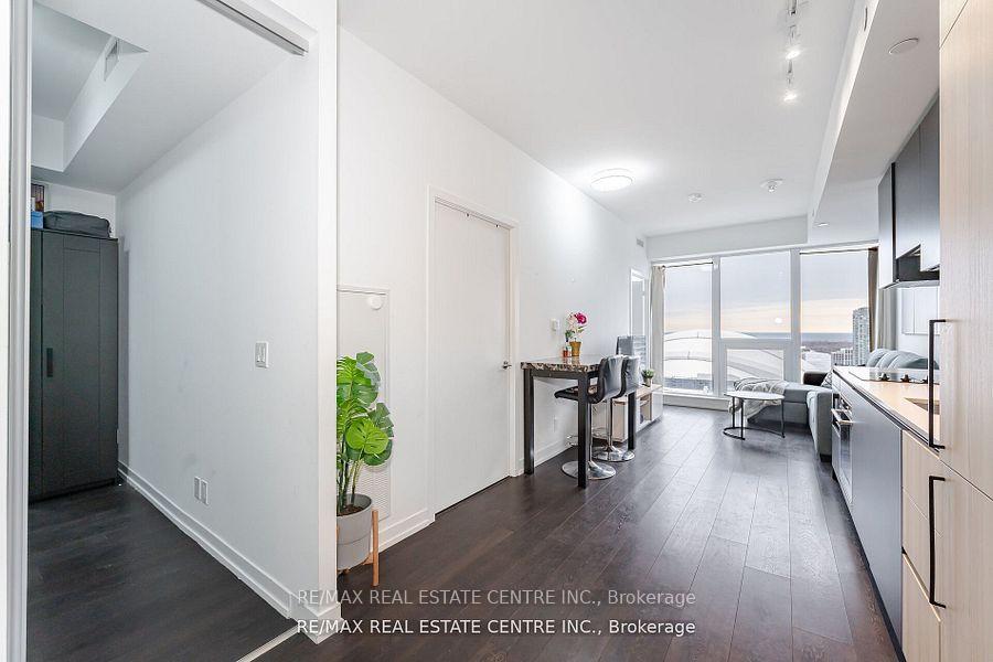 2 Bedrooms Condo at 55 Mercer, Toronto For sale