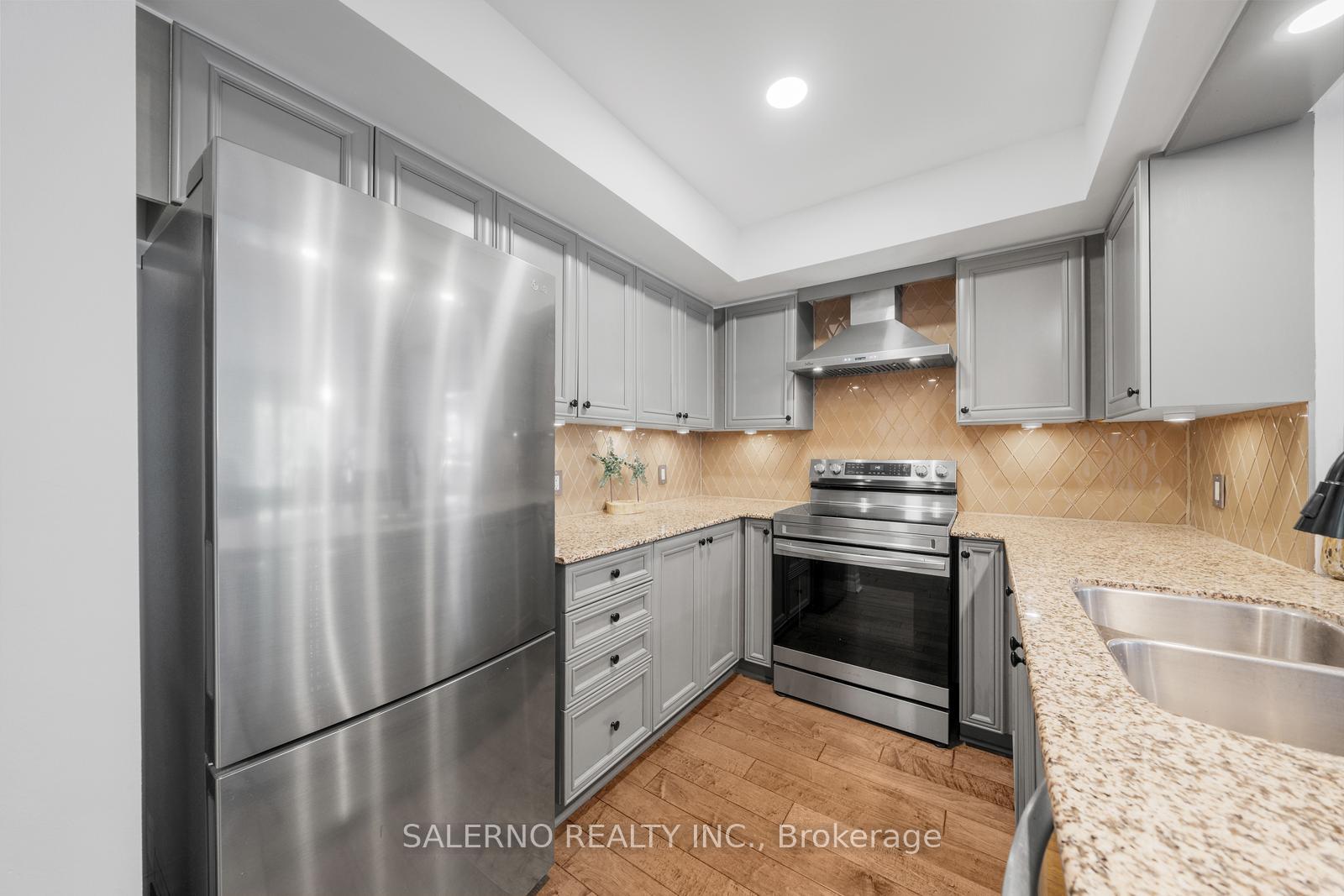 3 Bedrooms Condo at 128 Aerodrome, Toronto For sale
