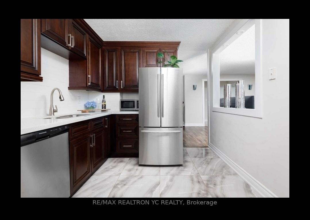 2 Bedrooms Condo at 100 Wingarden,  Toronto For sale