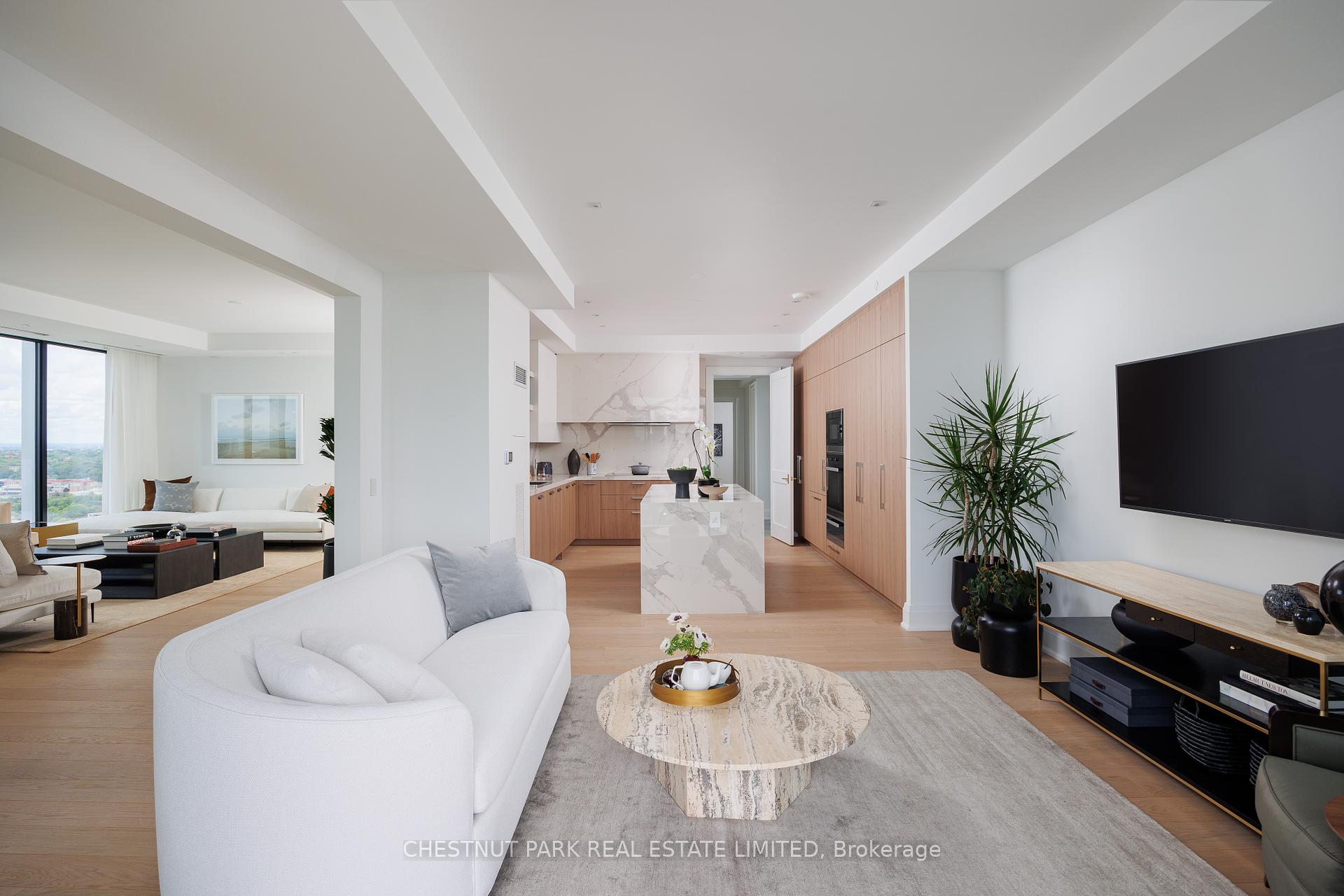 4 Bedrooms Condo at 200 Cumberland,  Toronto For sale