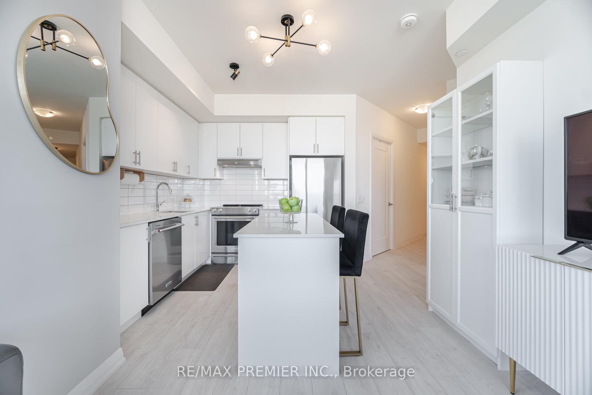 2 Bedrooms Condo at 9000 Jane, Vaughan For sale