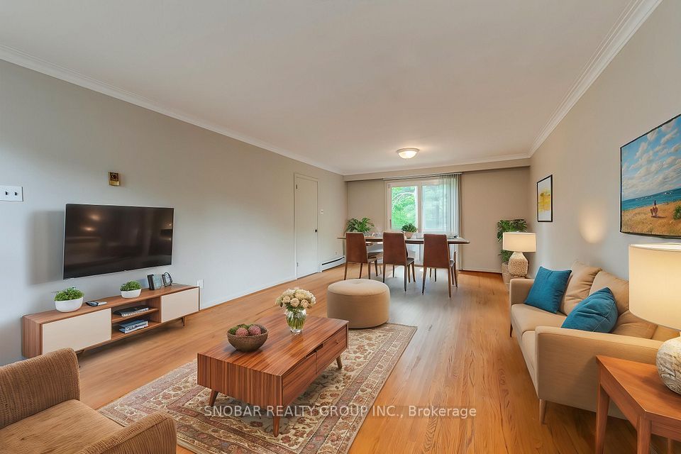 36 Bannatyne Drive, Toronto, ON M2L 2N9