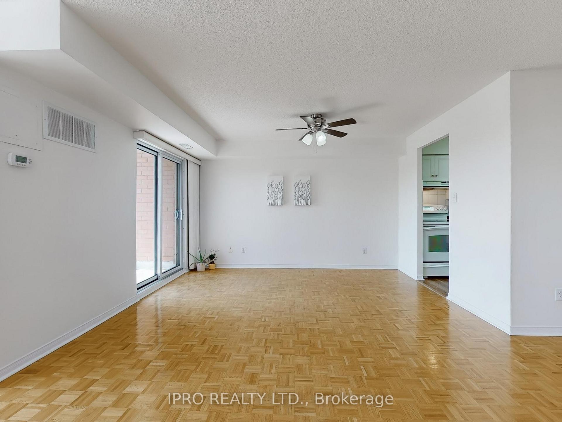 2 Bedrooms Condo at 32 Tannery, Mississauga For sale