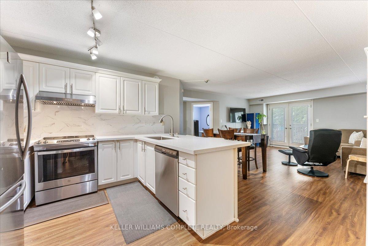 2 Bedrooms Condo at 2010 CLEAVER,  Burlington For sale