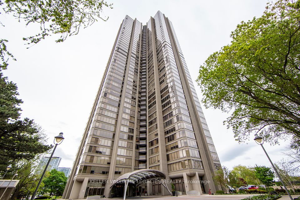 2045 Lake Shore