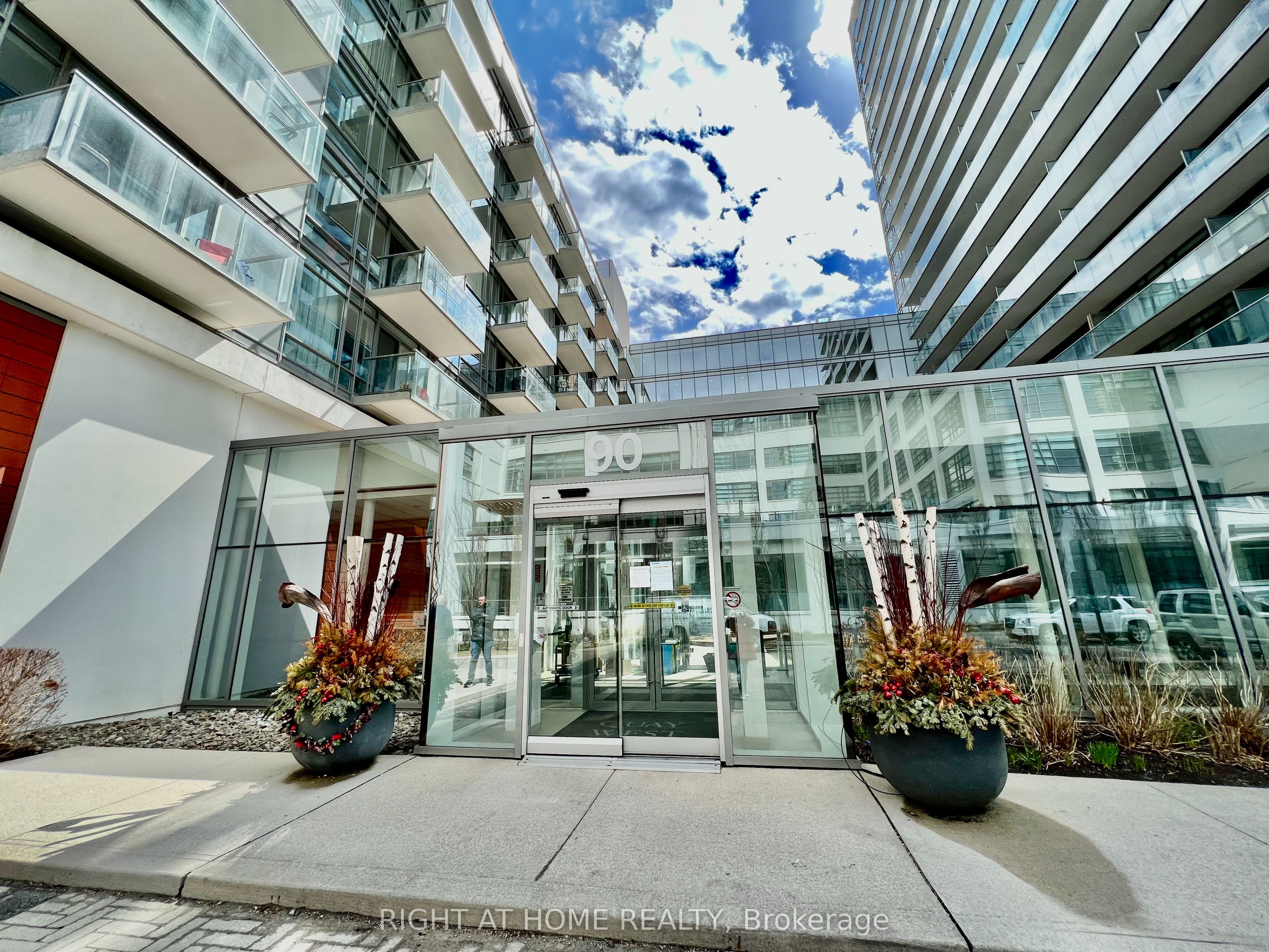90 Stadium Road, #606