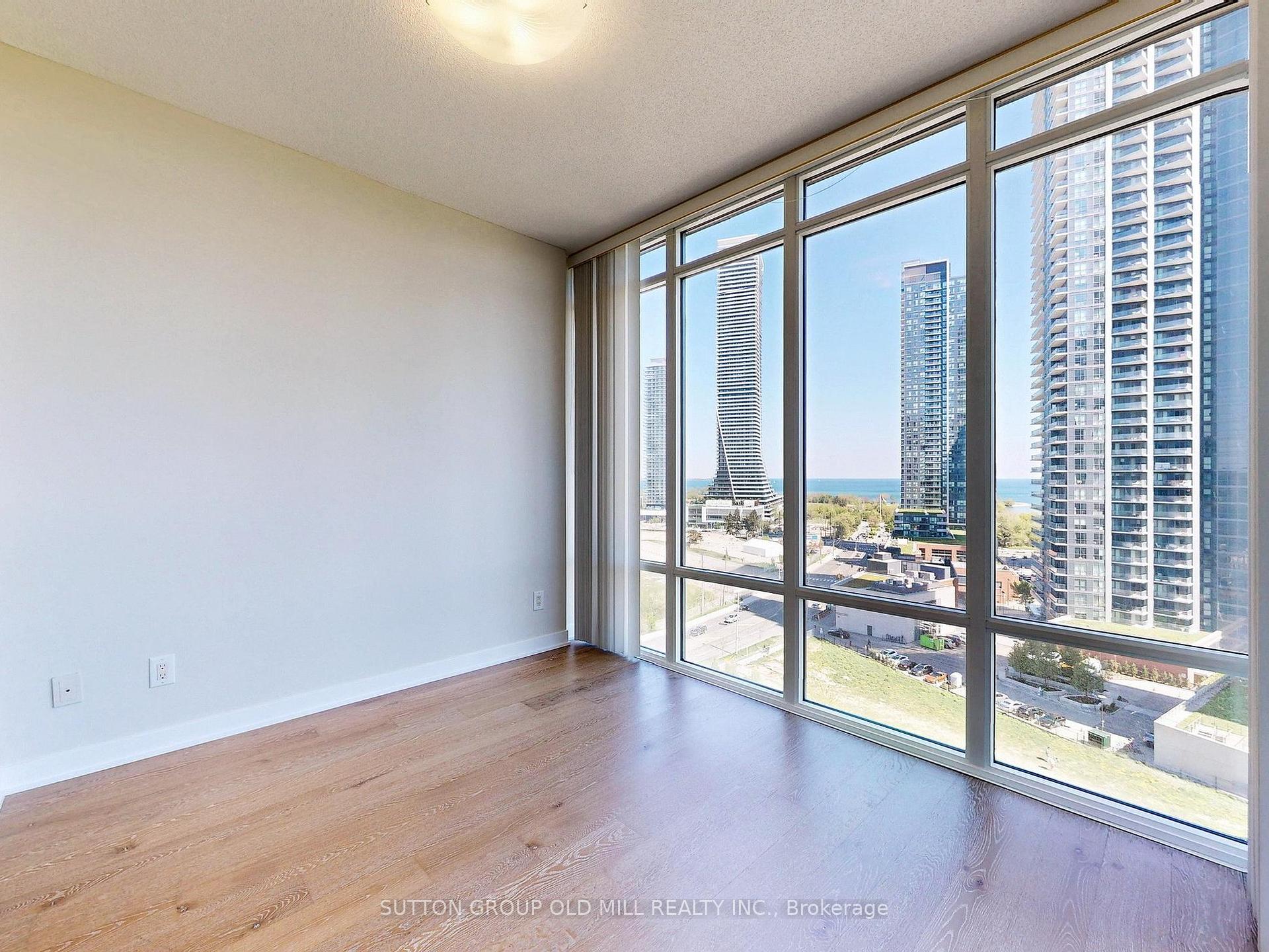 3 Bedrooms Condo at 90 Park Lawn, Toronto For sale