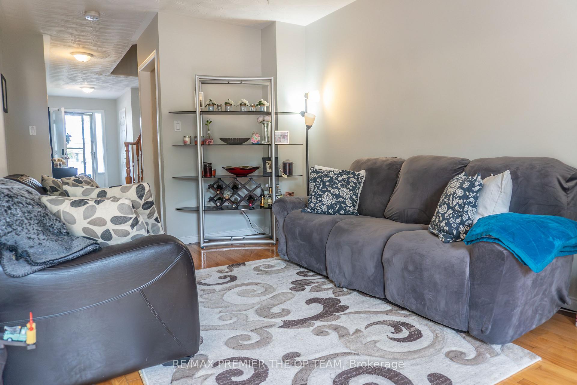 3 Bedrooms Condo at 255 Mount Albion, Hamilton For sale