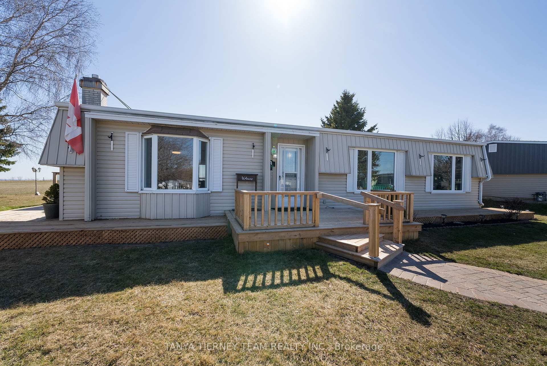 3 Bluffs Road, Clarington, ON L1B 1A3