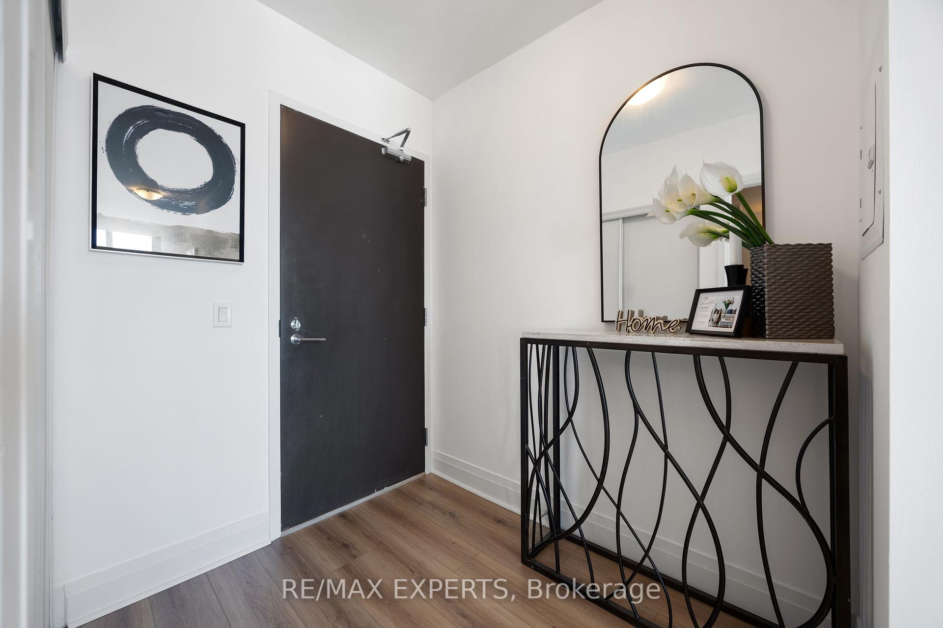 1 Bedroom Condo at 17 Zorra, Toronto For sale