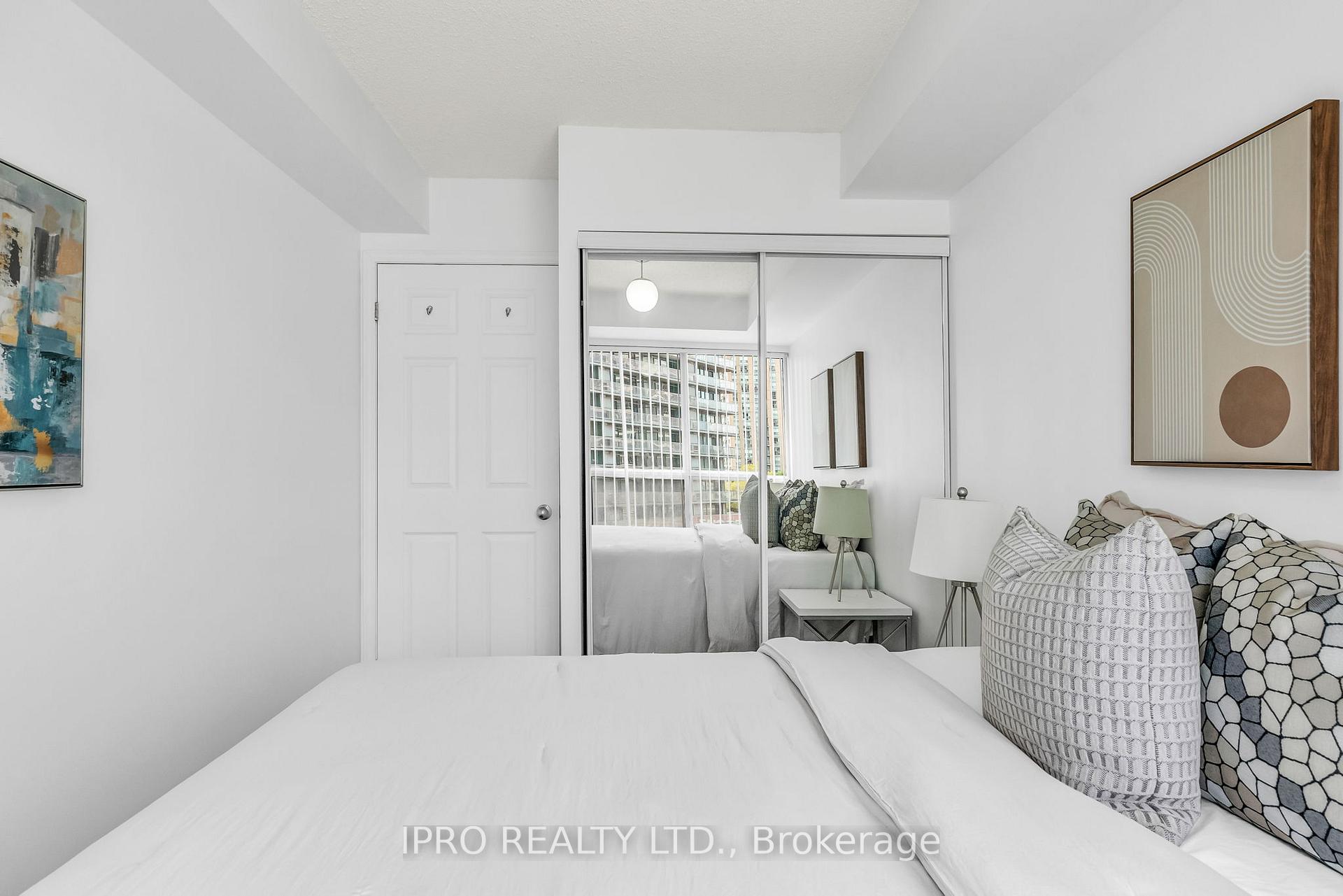 3 Bedrooms Condo at 23 Lorraine, Toronto For sale