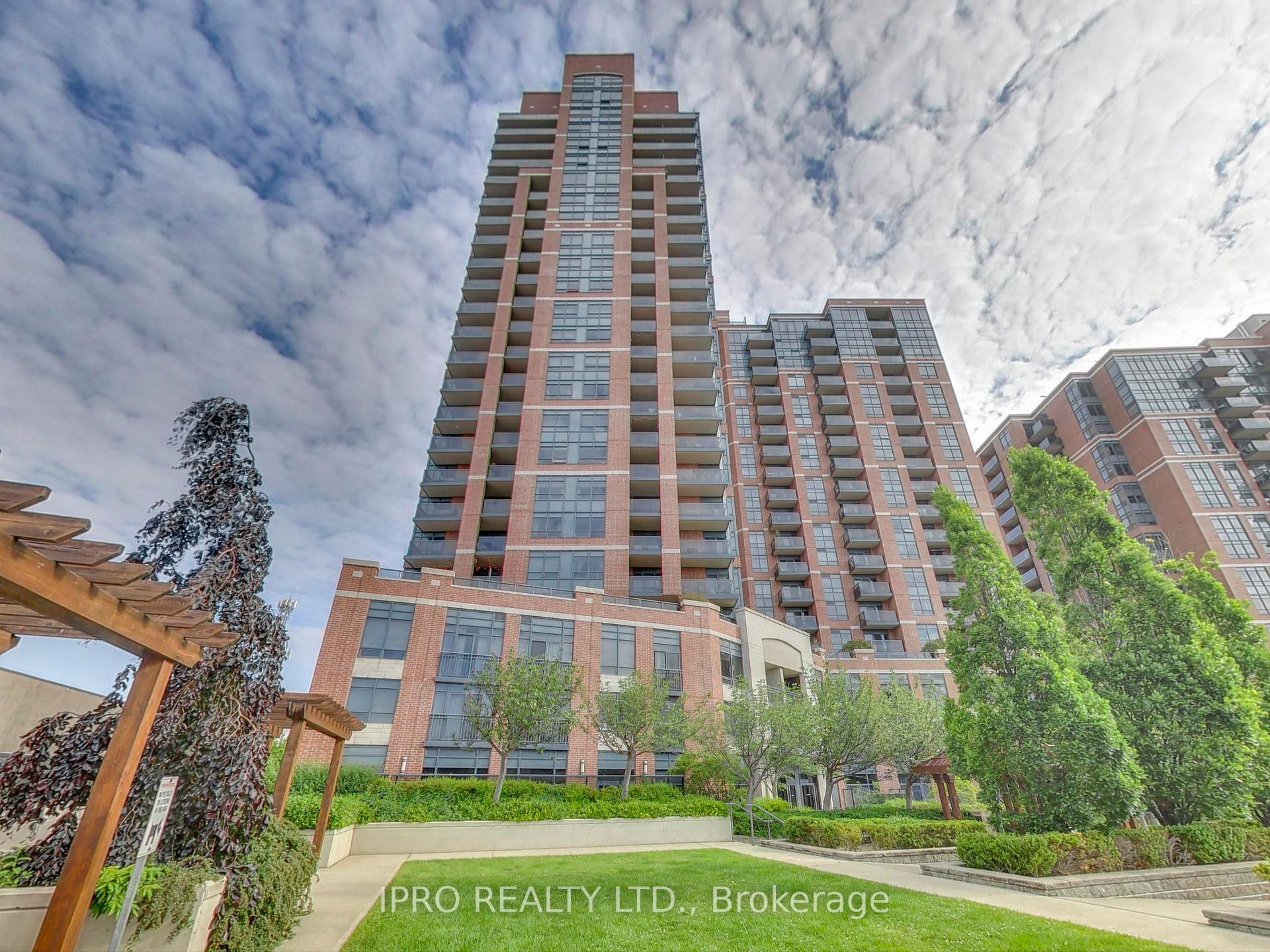 3 Bedrooms Condo at 60 Heintzman, Toronto For sale