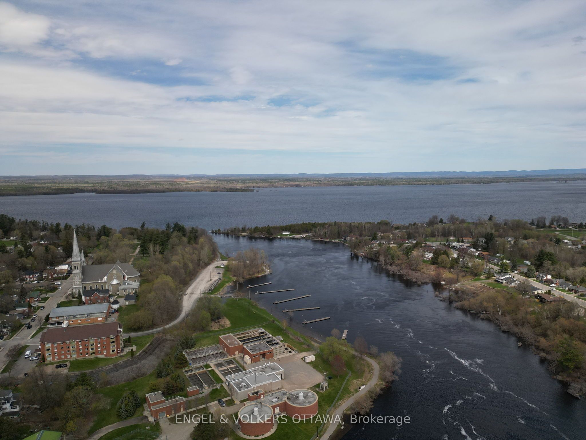 190 John Street, Arnprior, ON K7S 2N9