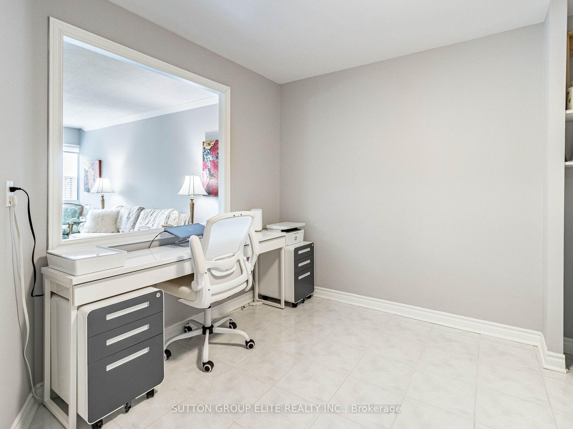 2 Bedrooms Condo at 50 Elm, Mississauga For sale