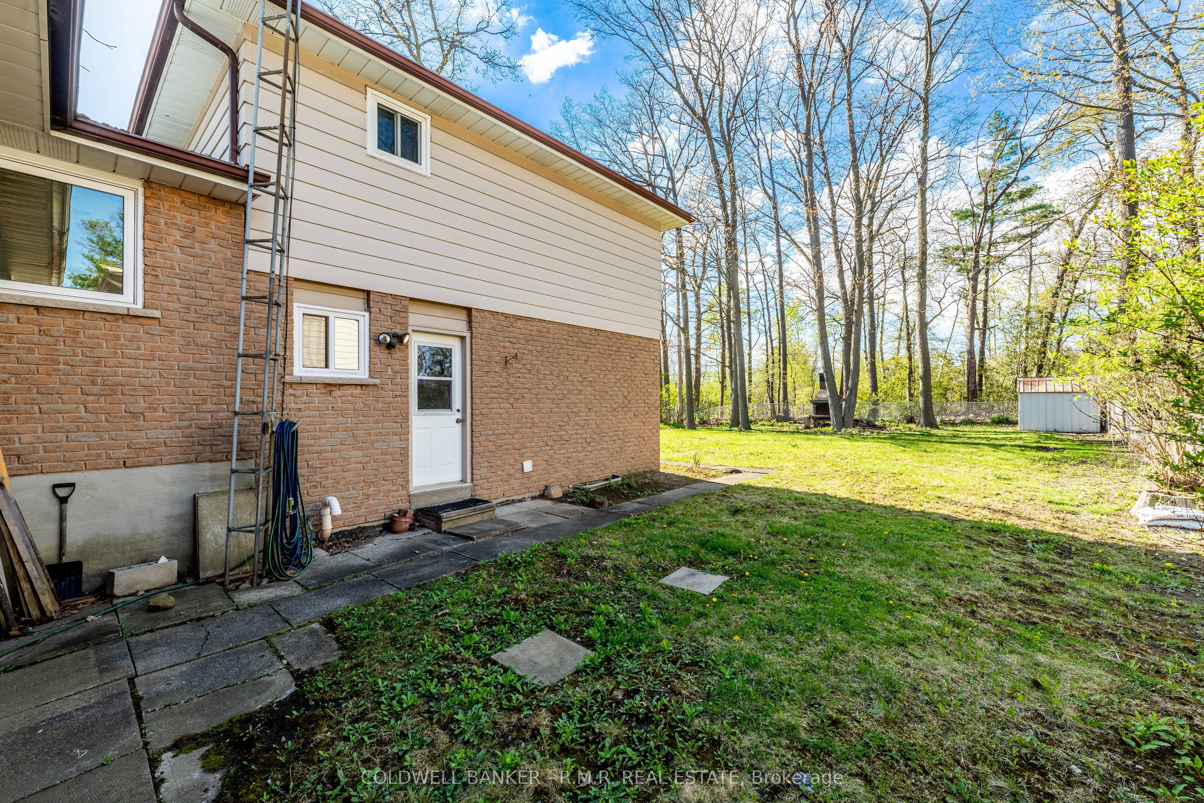 86 Twyn Rivers Drive