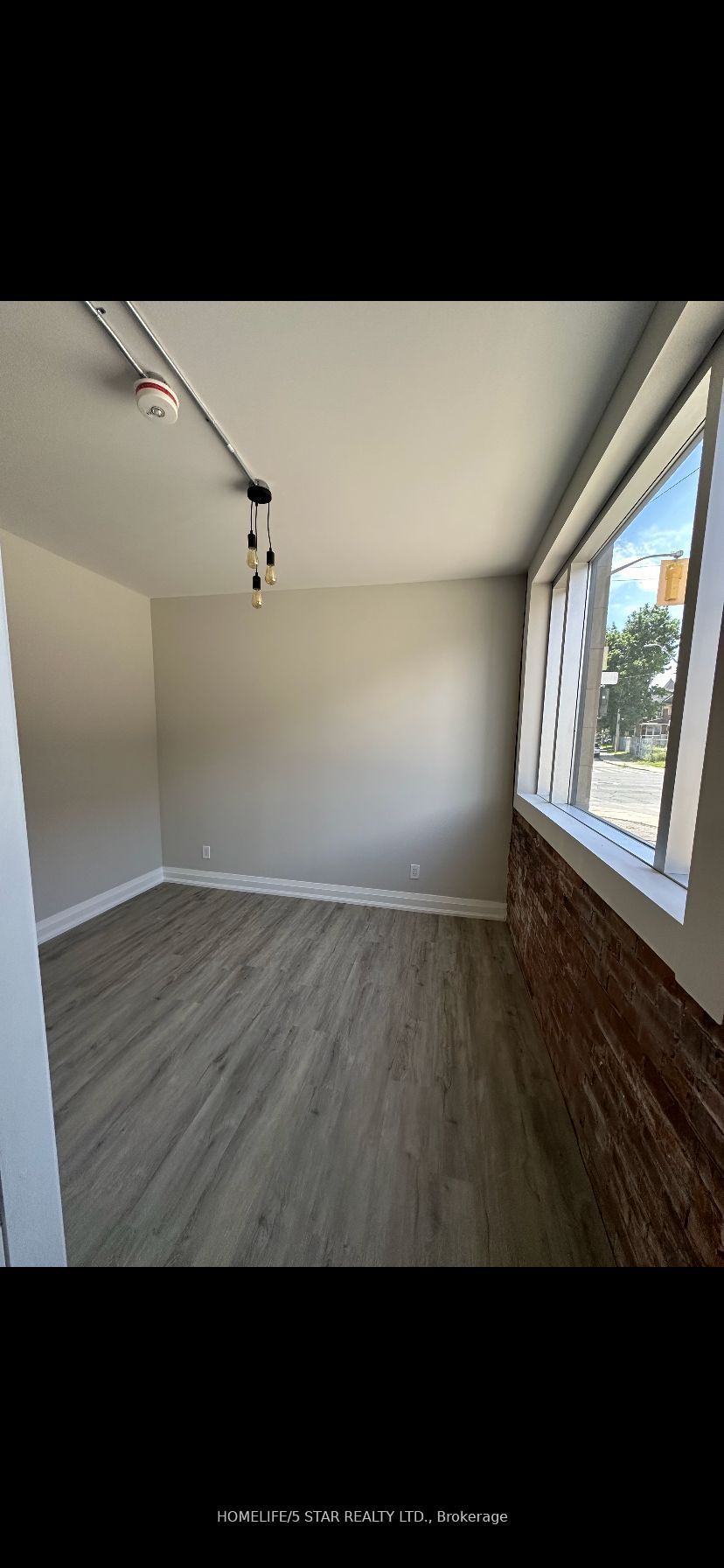 837 King Street E, #105