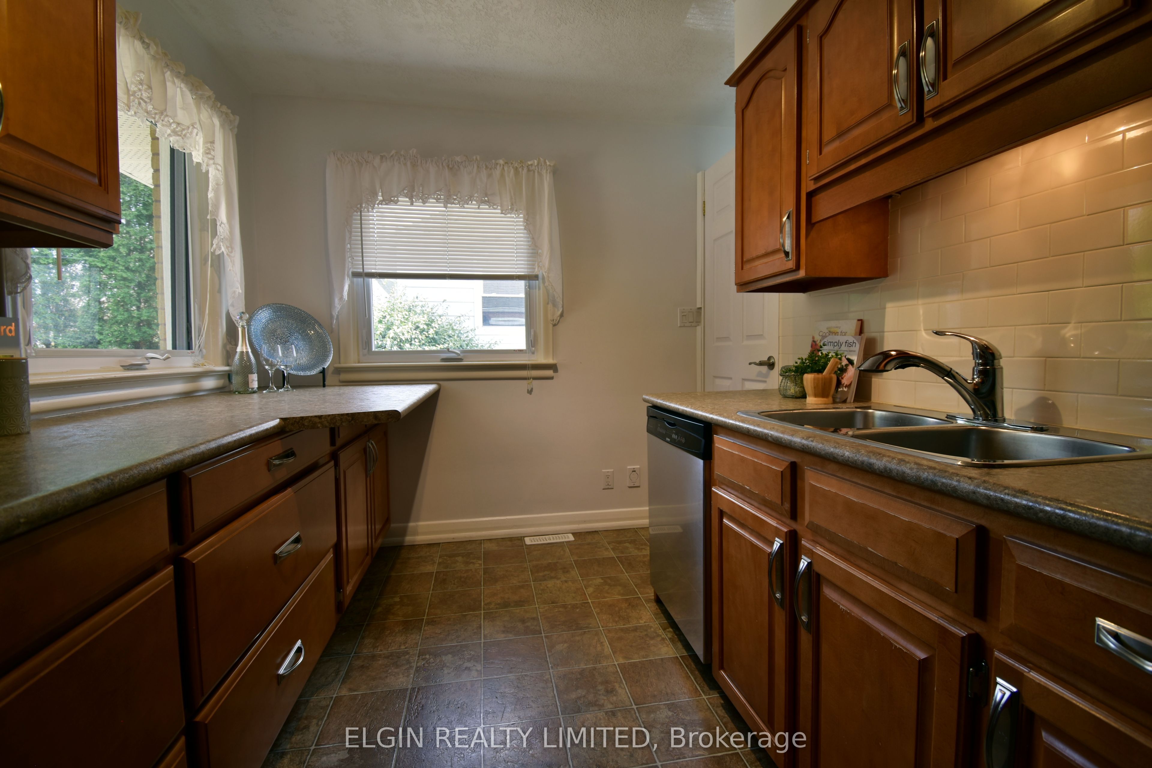 4 Meehan Street, St. Thomas, ON N5R 4K5
