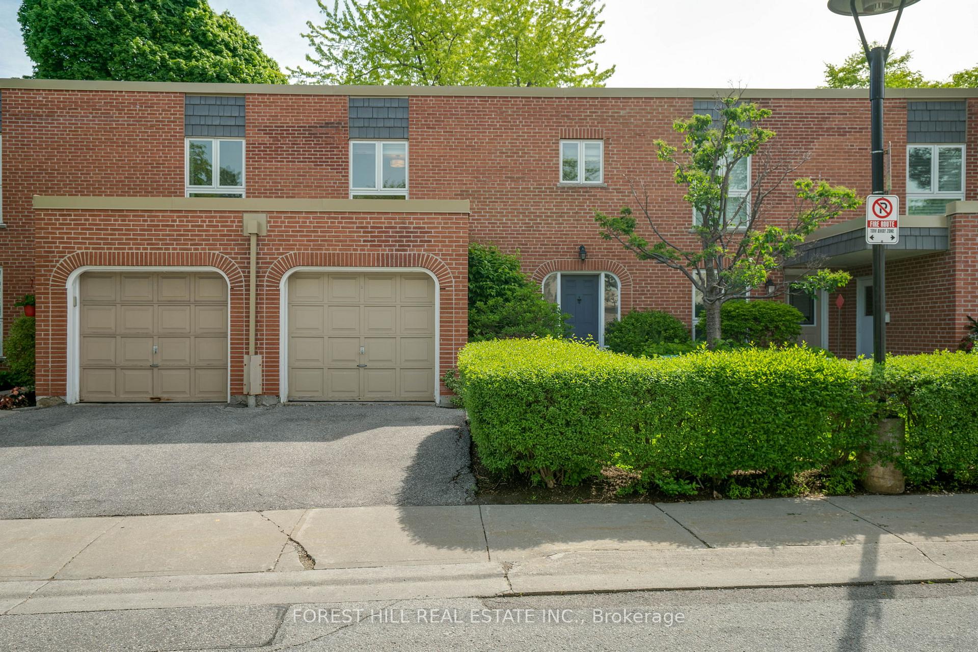 4 Bedrooms Condo at 11 Scenic Mill, Toronto For sale