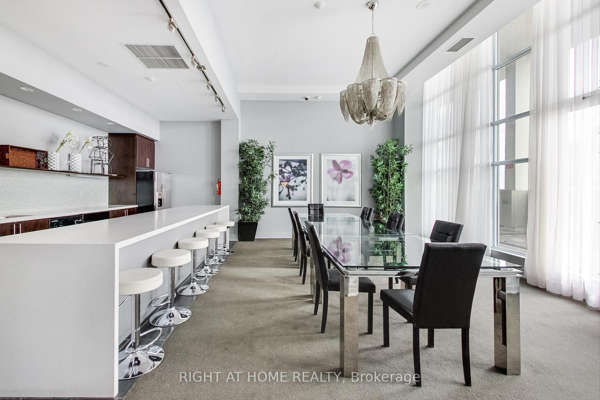 2 Bedrooms Condo at 628 Fleet, Toronto For sale