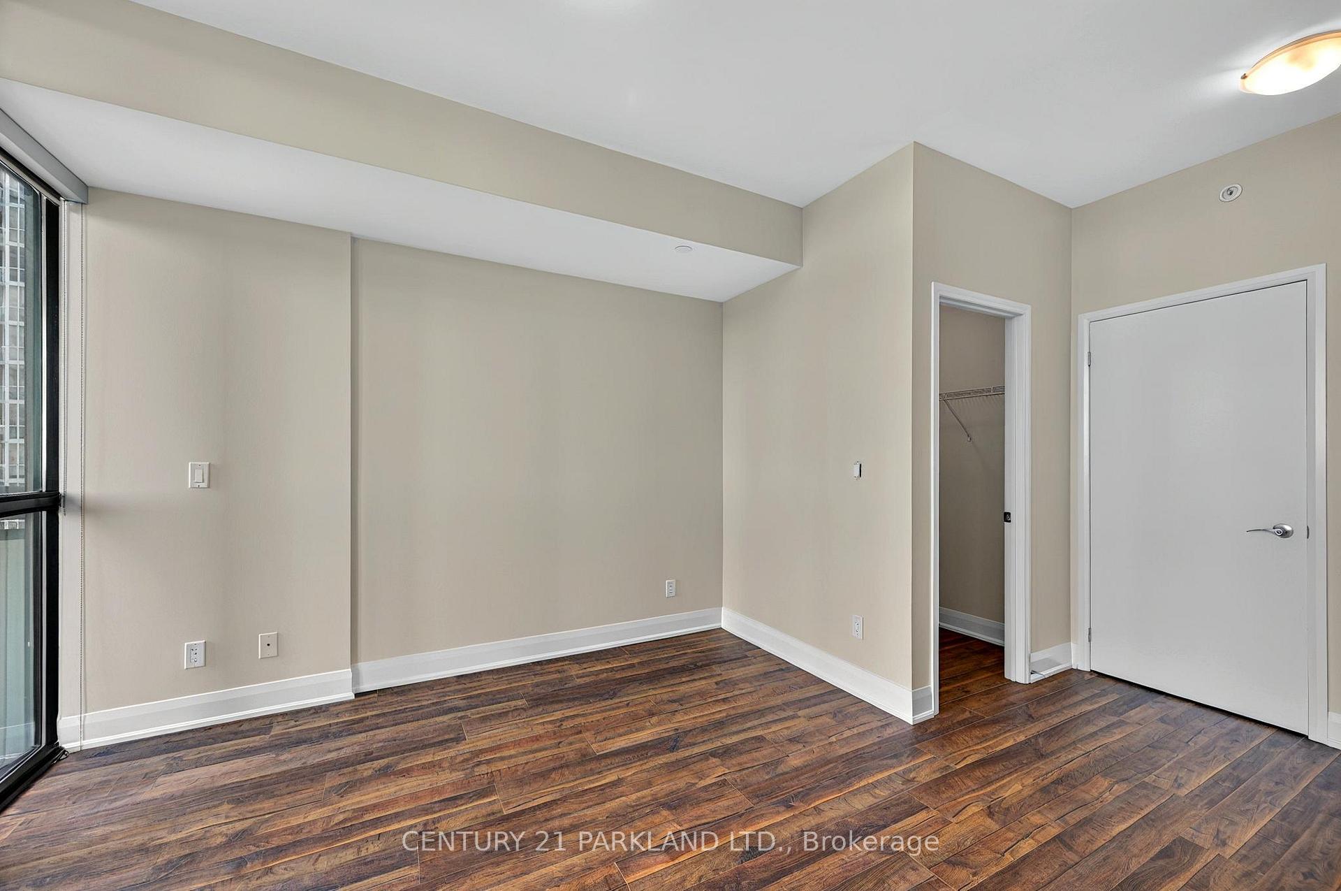 2 Bedrooms Condo at 2900 Highway 7, Vaughan For sale