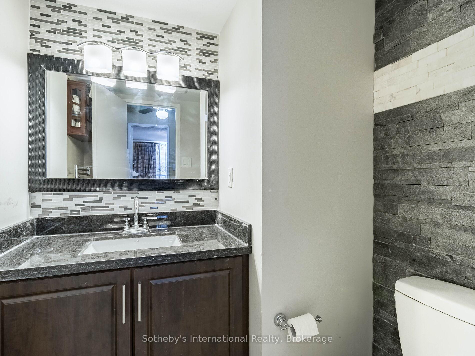 3 Bedrooms Condo at 3120 Kirwin,  Mississauga For sale