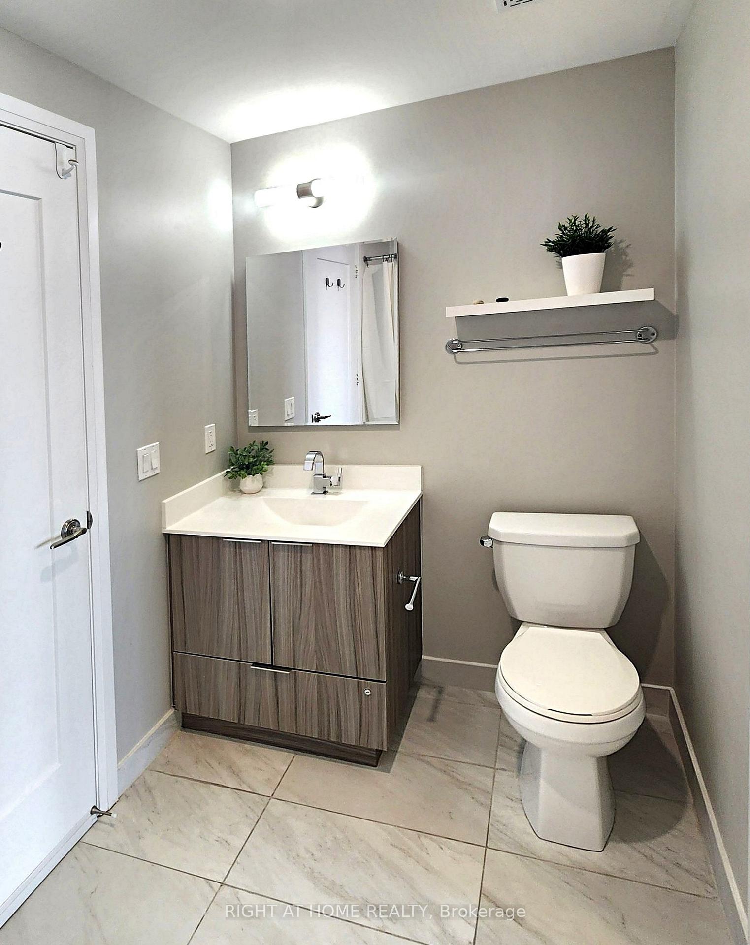 2 Bedrooms Condo at 56 Annie Craig, Toronto For sale