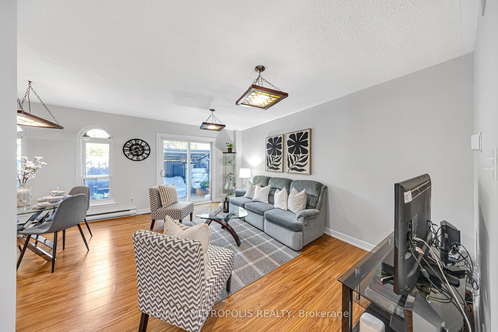 4 Bedrooms Condo at 2550 Birchmount, Toronto For sale