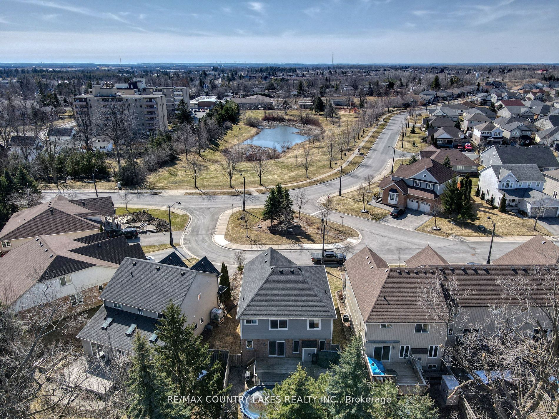 8 Fallingbrook Crescent