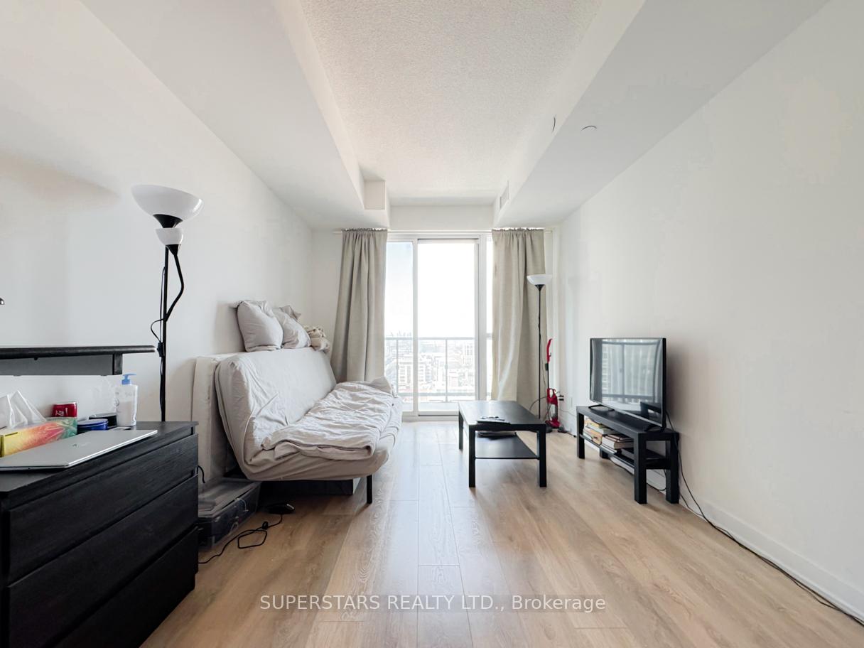 1 Bedroom Condo at 87 Peter, Toronto For sale