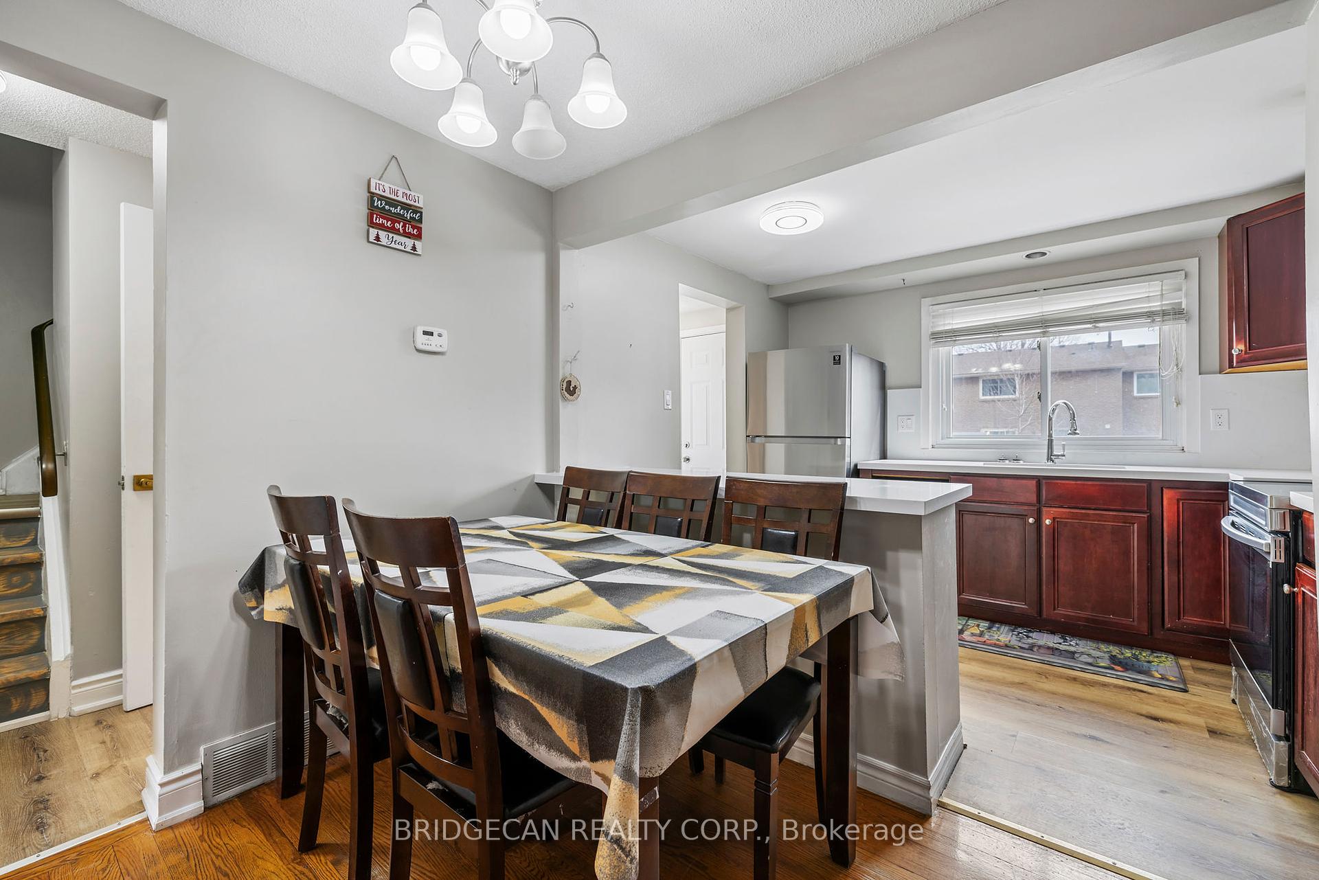 3 Bedrooms Condo at 151 Gateshead,  Hamilton For sale