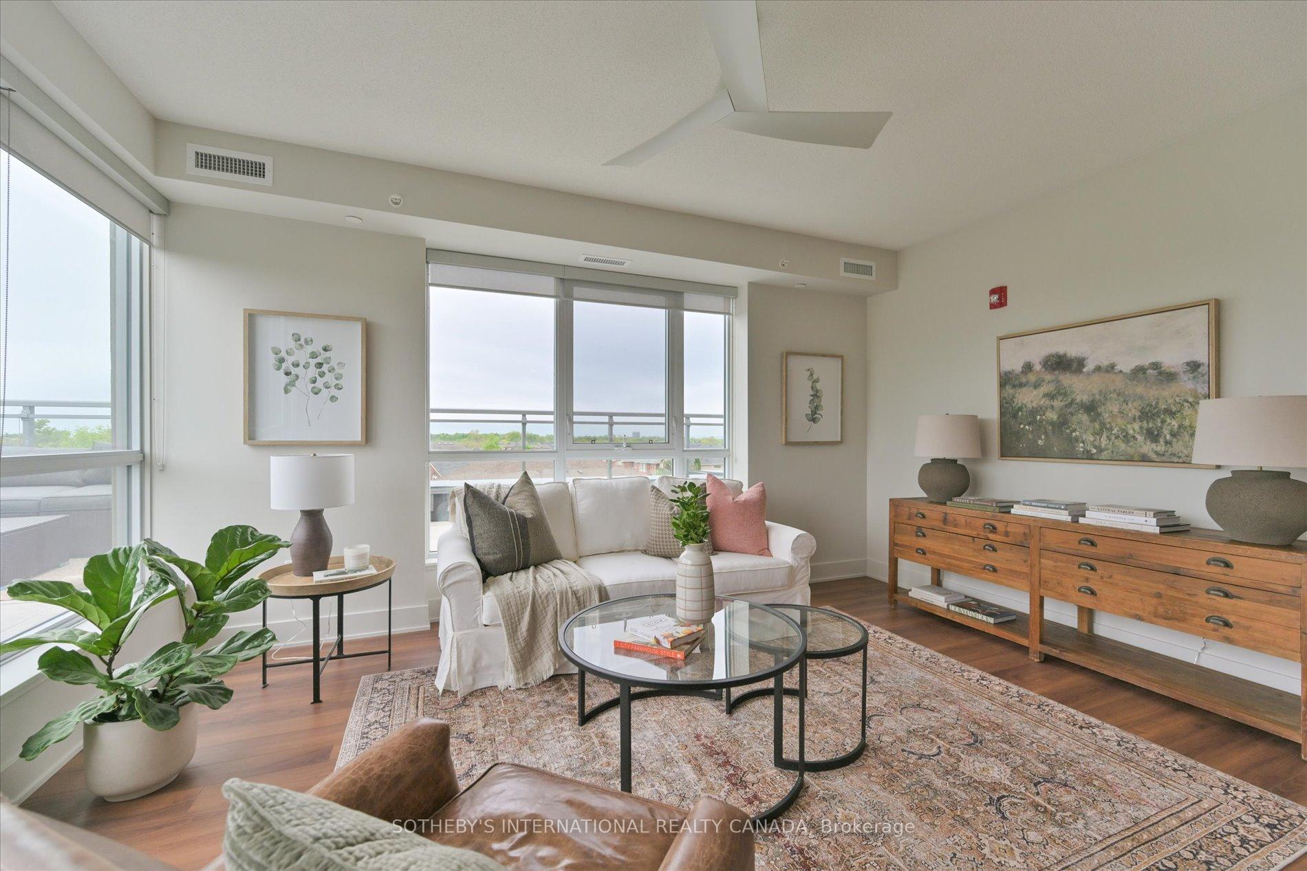 2 Bedrooms Condo at 5260 Dundas, Burlington For sale
