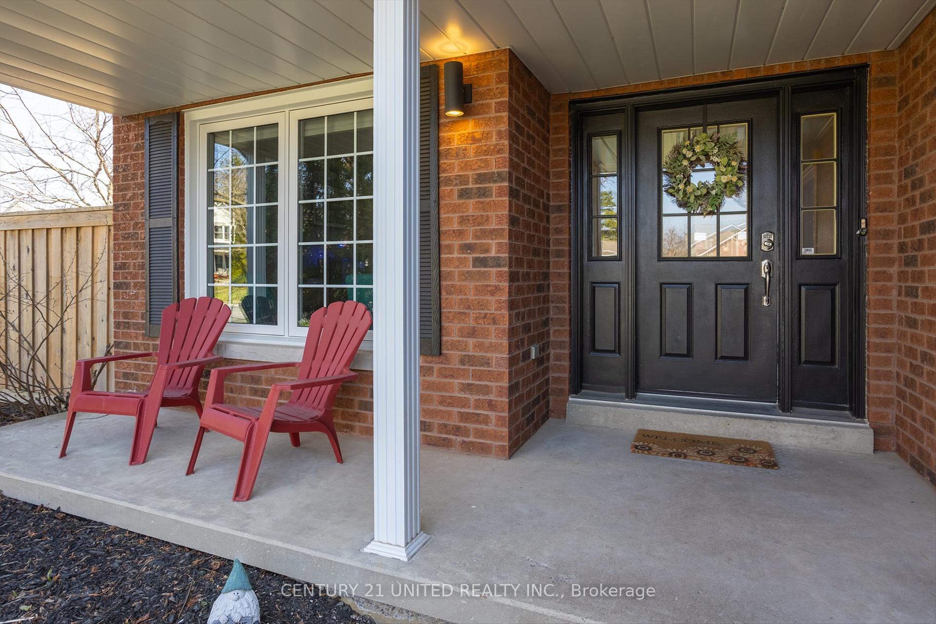 1517 Glenforest Crescent, Peterborough West, ON K9K 2J2