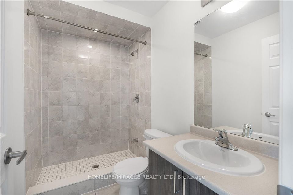 https://trreb-image.ampre.ca/qiVPTkNkkk4xUIUbOqgbZ1oYe49NlkkVig100v7NPAQ/rs:fit:960:960/wm:.5:so:0:50:.4/wmsh:10/wmt:PHNwYW4gZm9yZWdyb3VuZD0nd2hpdGUnIGZvbnQ9JzY4Jz5IT01FTElGRS9NSVJBQ0xFIFJFQUxUWSBMVEQsIEJyb2tlcmFnZTwvc3Bhbj4/cb:20250420232946/L3RycmViL2xpc3RpbmdzLzQxLzAyLzIwLzM3L3AvYzZkYjljOWItOTNlZS00MTVlLWEwZWUtZjUyNTI5ZWZhNDQ2LmpwZw.jpg