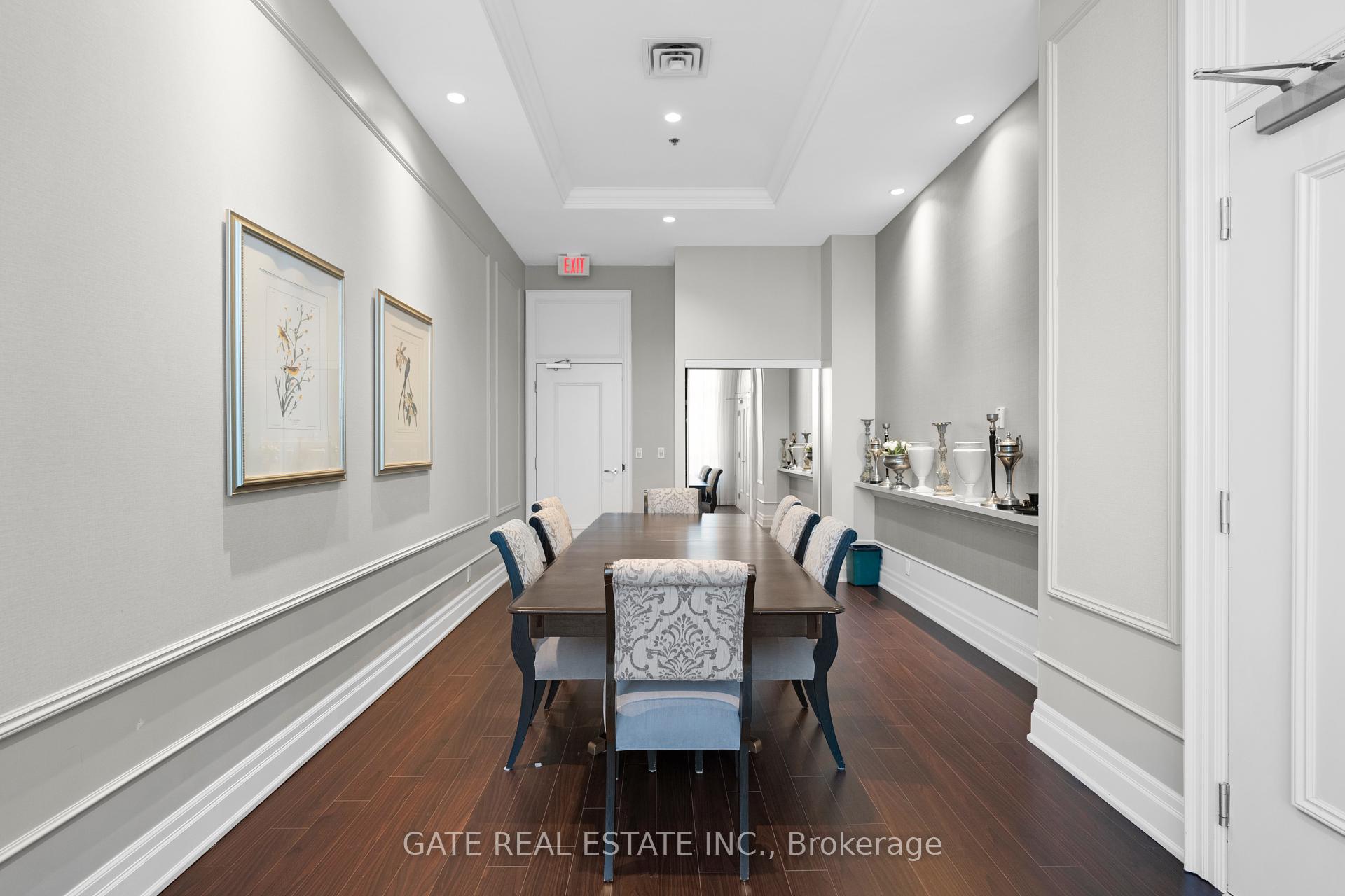 2 Bedrooms Condo at 38 Fontenay, Toronto For sale