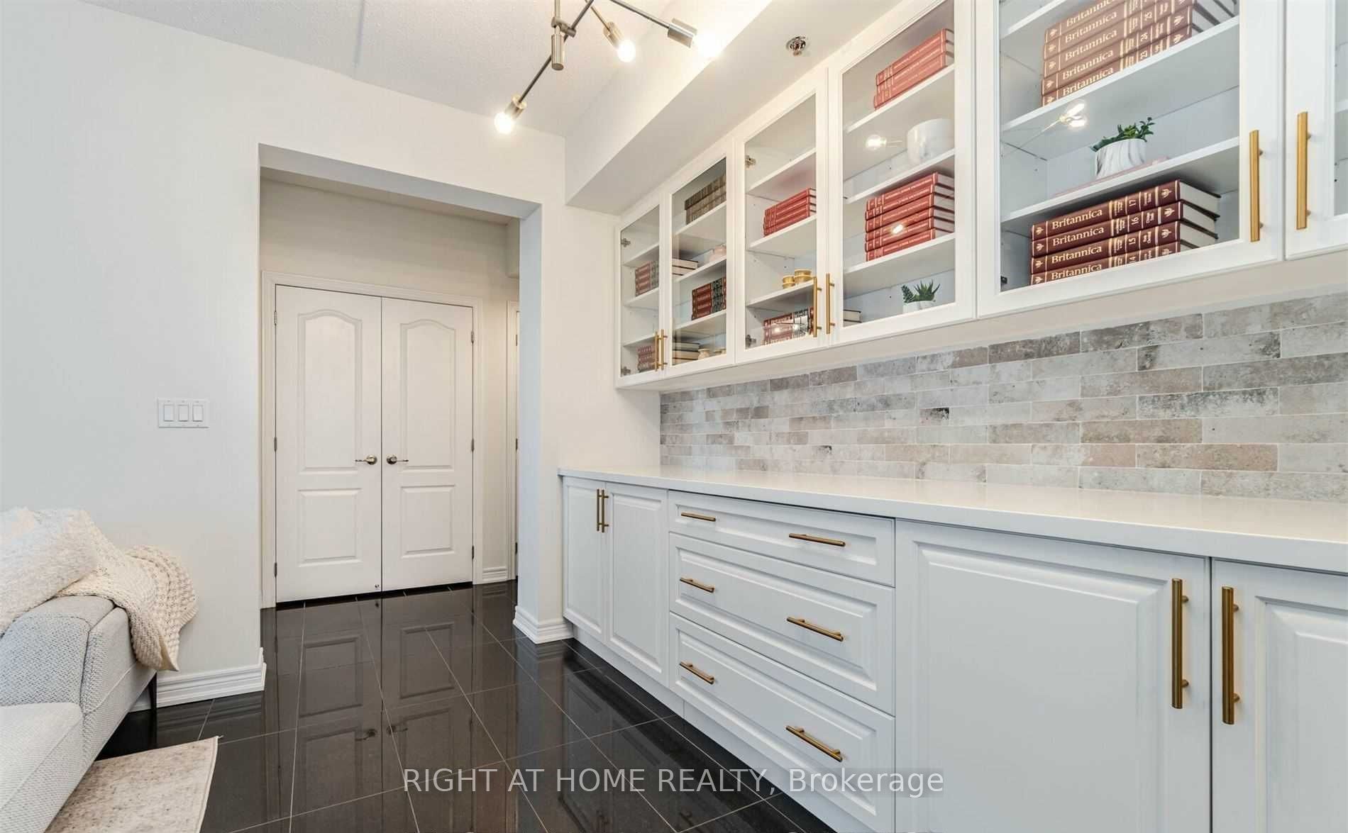 1421 Costigan Road, #512