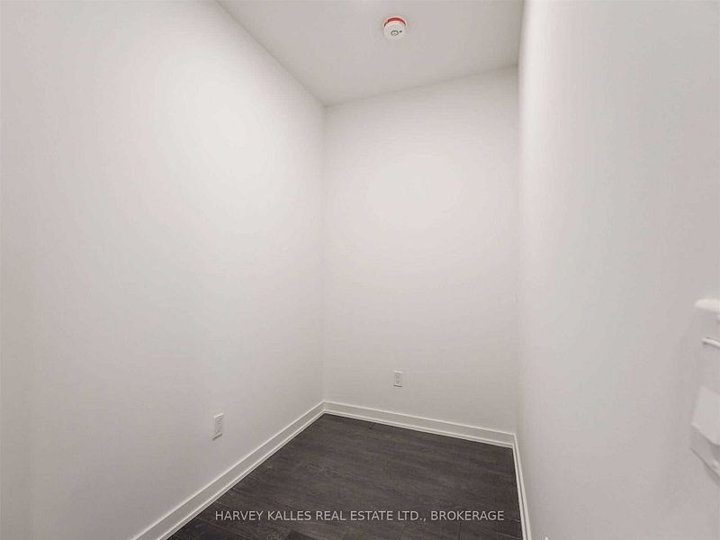 492 Eglinton Avenue E 304