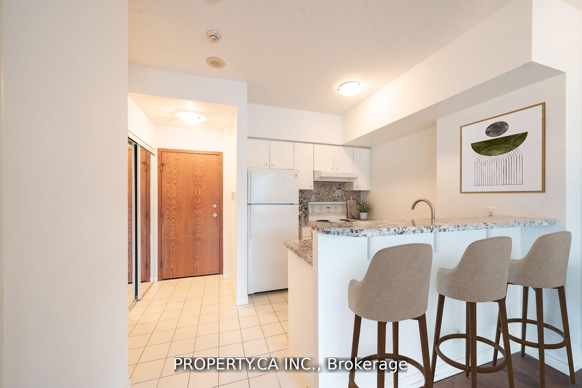 2 Bedrooms Condo at 10 Queens, Toronto For sale