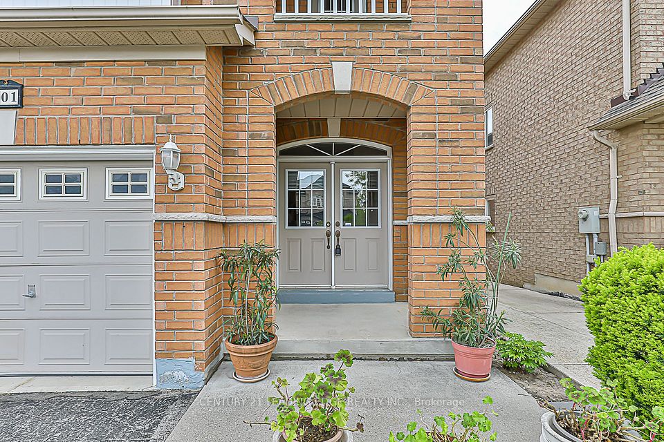 201 TERRA Road, Vaughan, ON L4L 3J4
