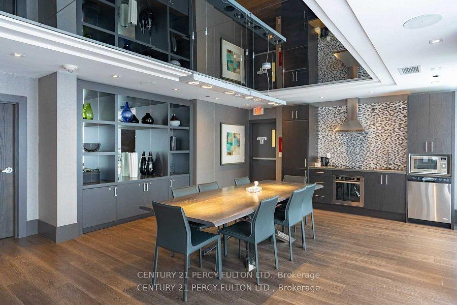 2 Bedrooms Condo at 297 College, Toronto For sale