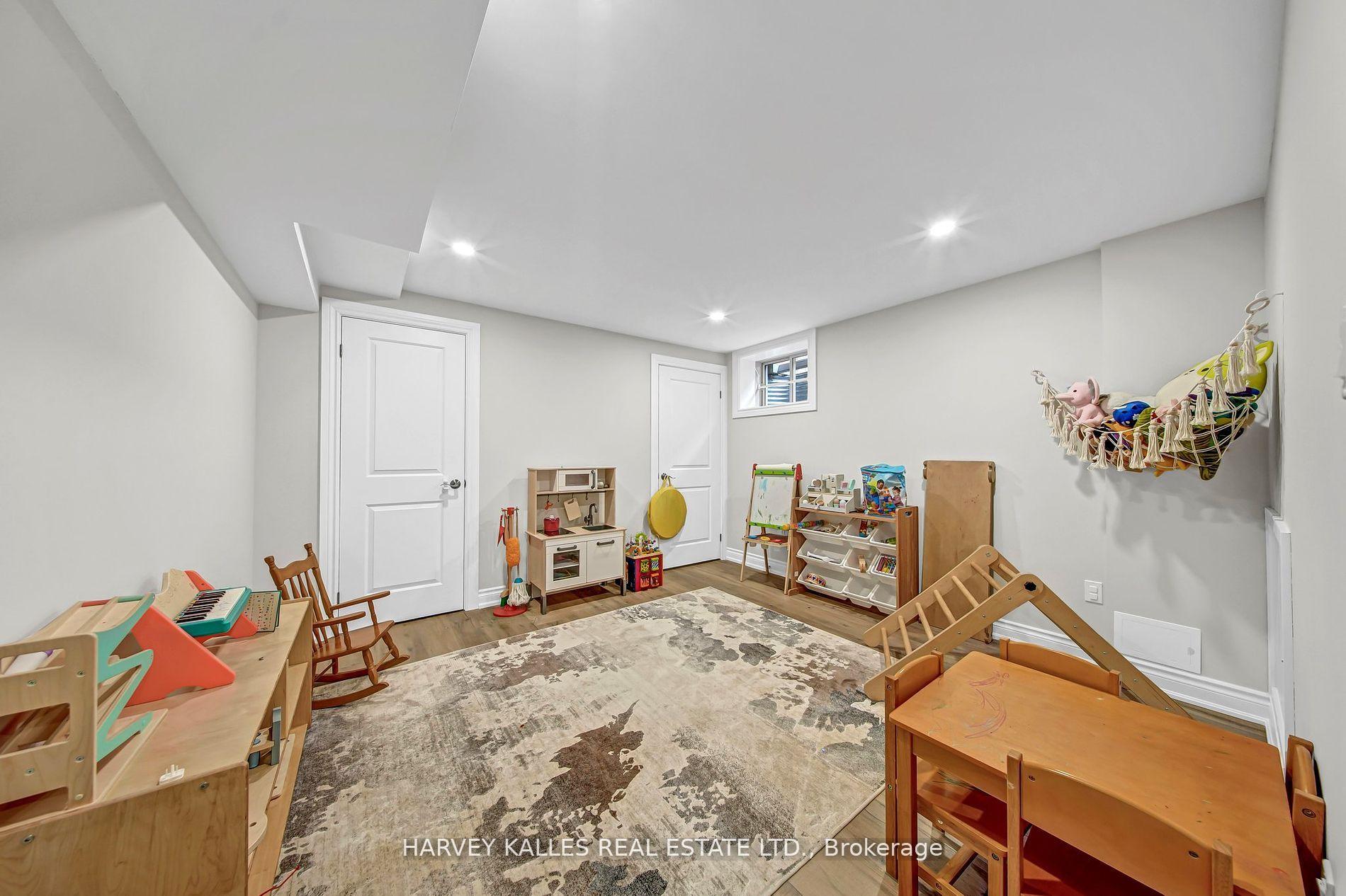106 Shoreview Place