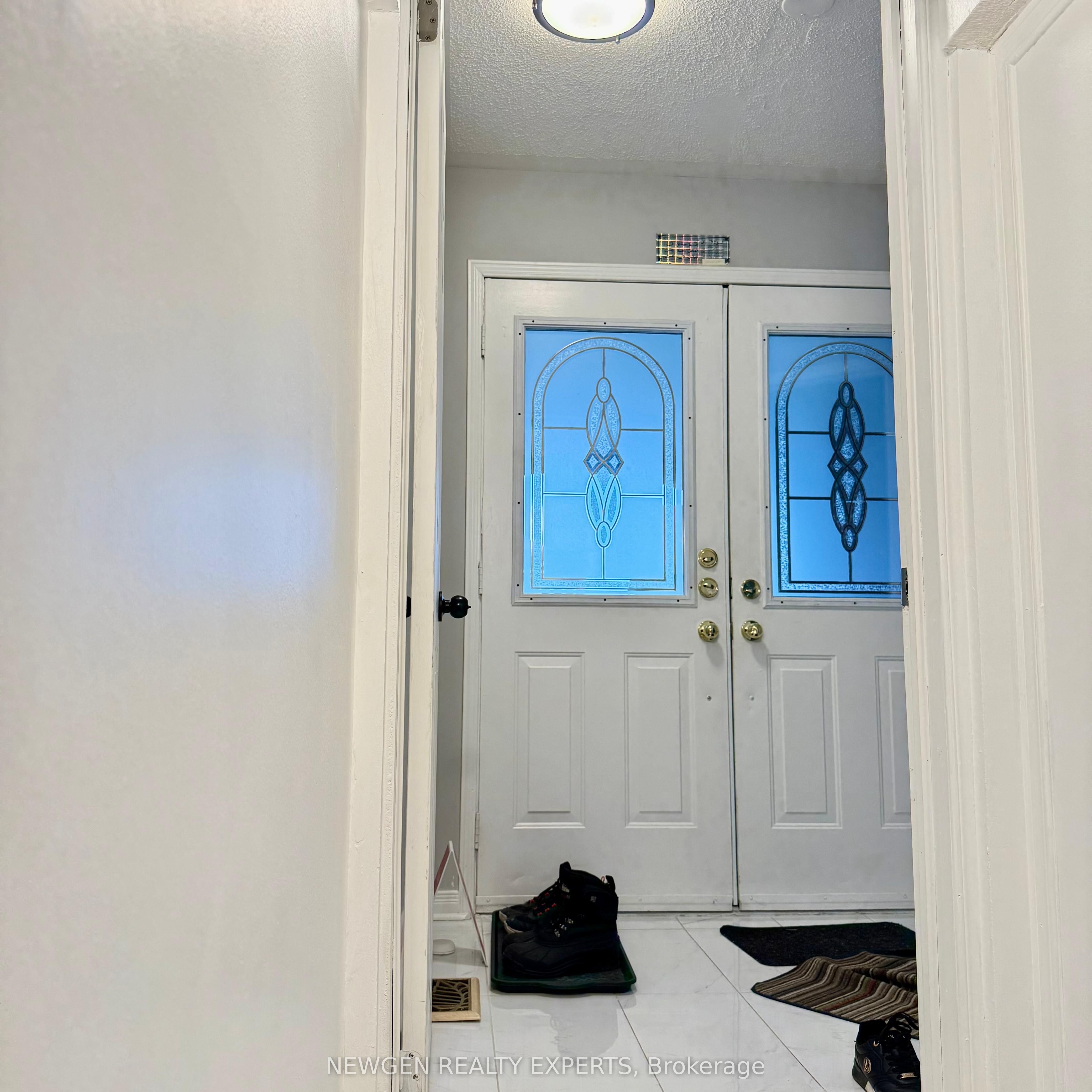 471 Stonetree Court, Mississauga, ON L5B 4H3