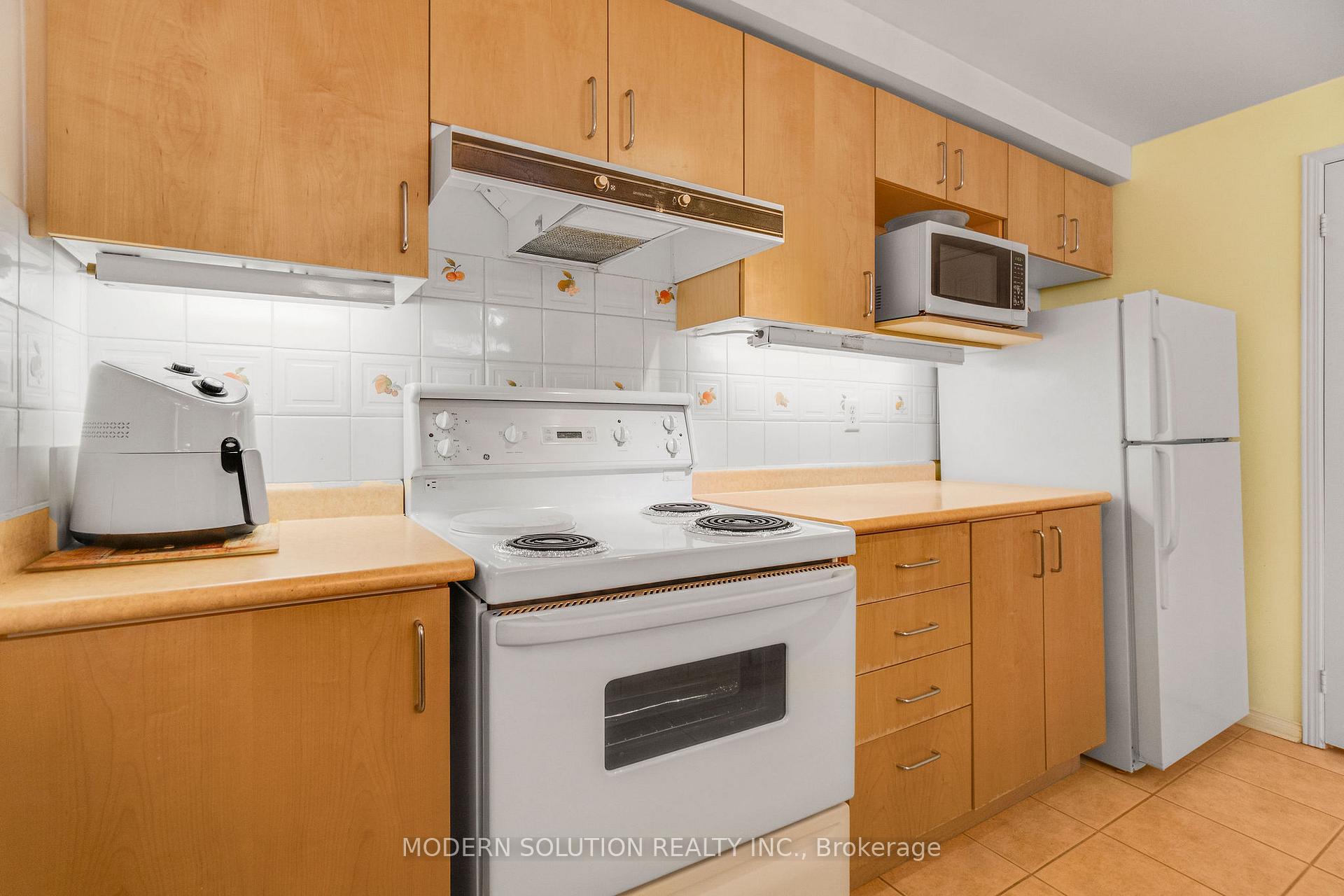 2 Bedrooms Condo at 760 Lawrence, Toronto For sale