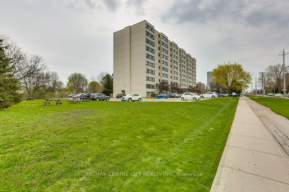 #702 - 1600 Adelaide Street, London North, ON N5X 3H6