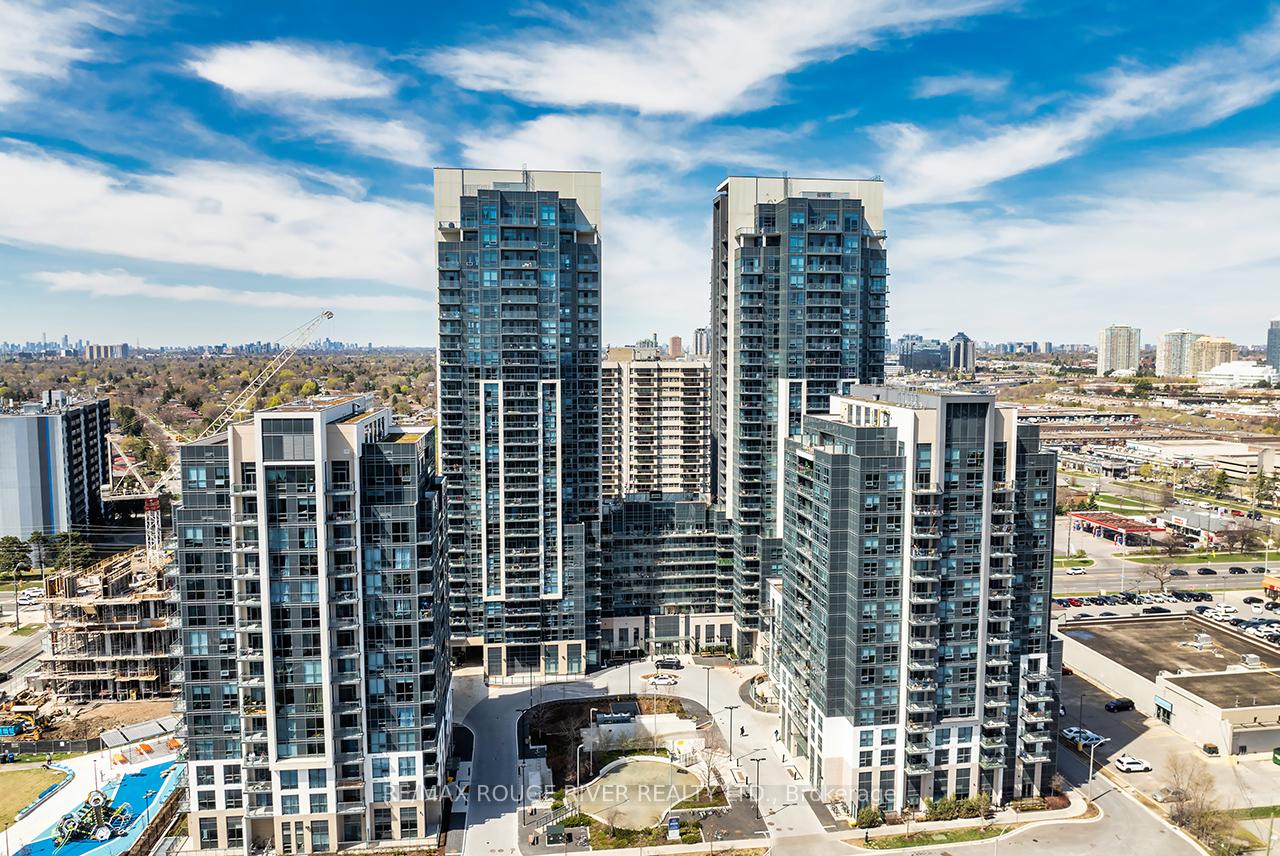 2 Bedrooms Condo at 30 Meadowglen,  Toronto For sale